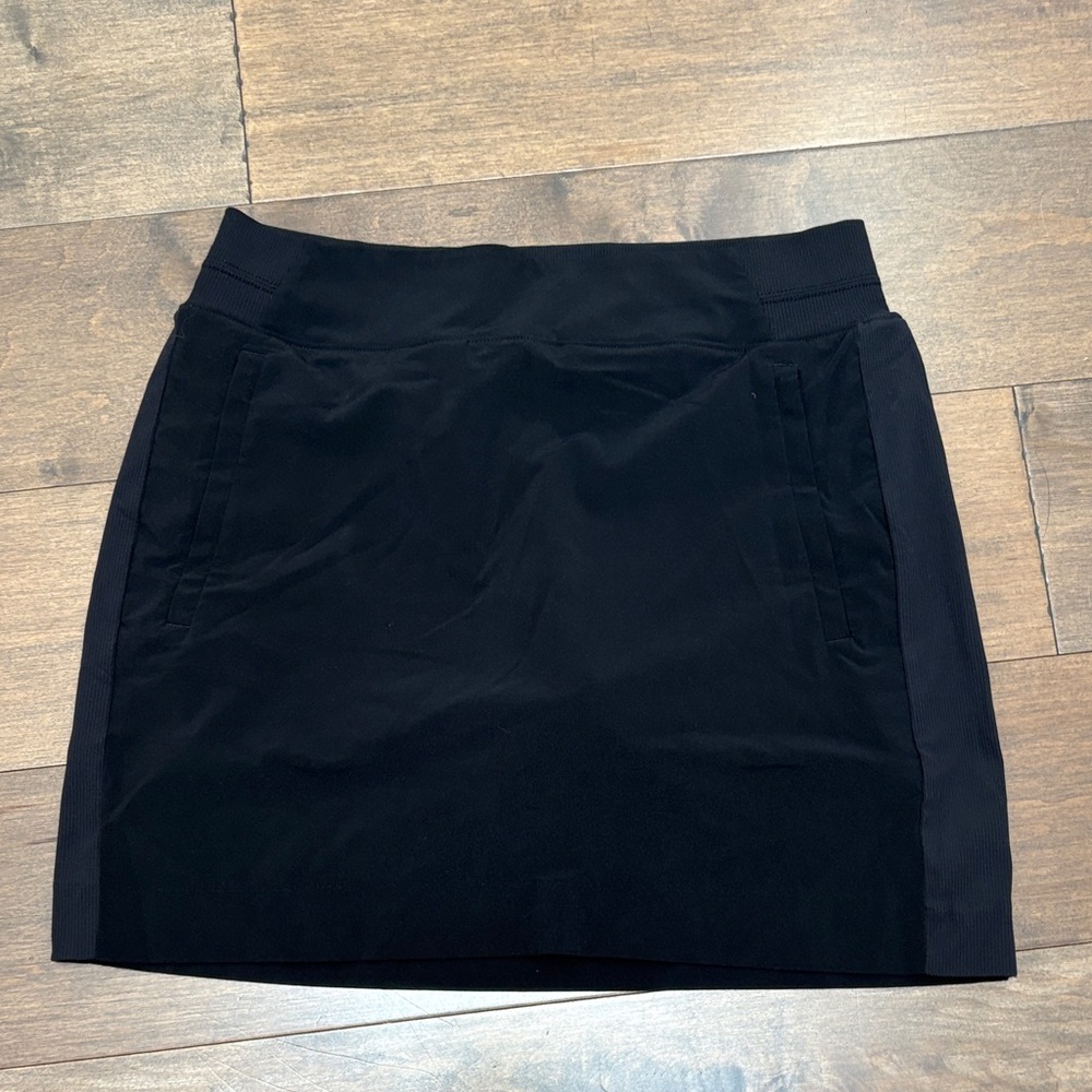 Athleta Brooklyn skort 15.5in